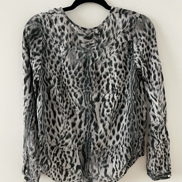 JOIE Animal Print Blouse Size Small - Picture 6 of 8